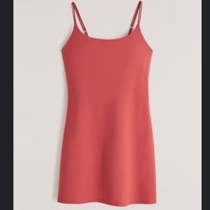 Abercrombie Traveler Exercise Dress in Red PXS